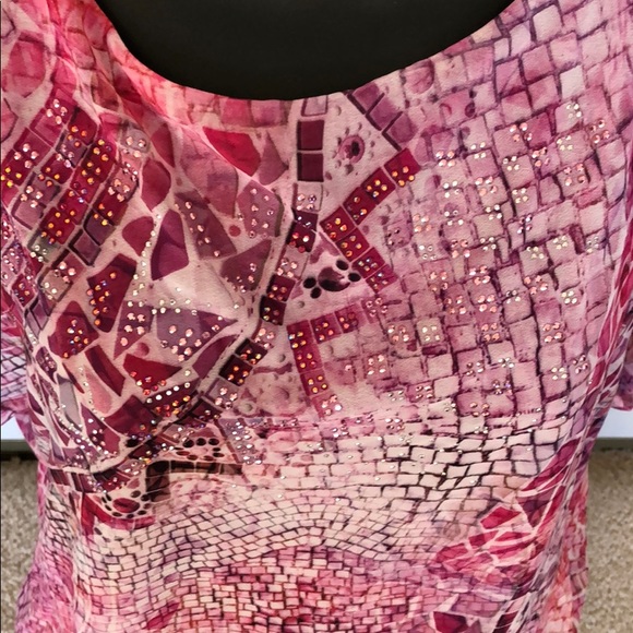 Pink short sleeve top with rhinestones. Size L - Picture 6 of 7